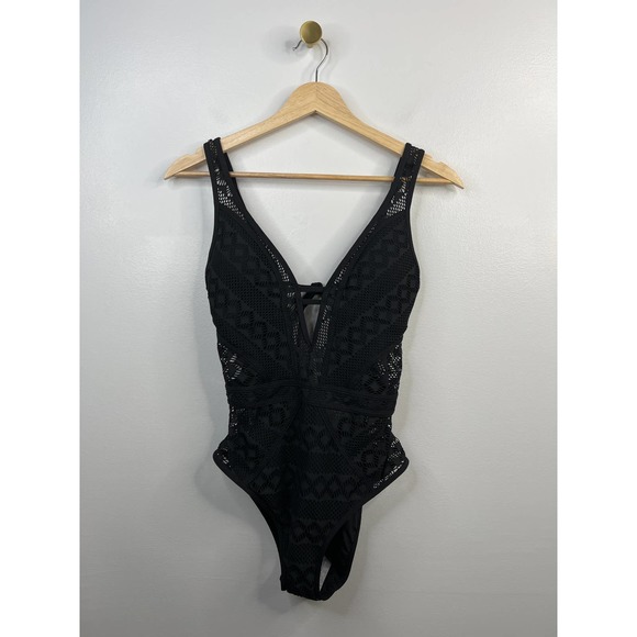 Becca Color Play Crochet Women's One Piece Swimsuit Black Size: Medium NWOT - Picture 2 of 8